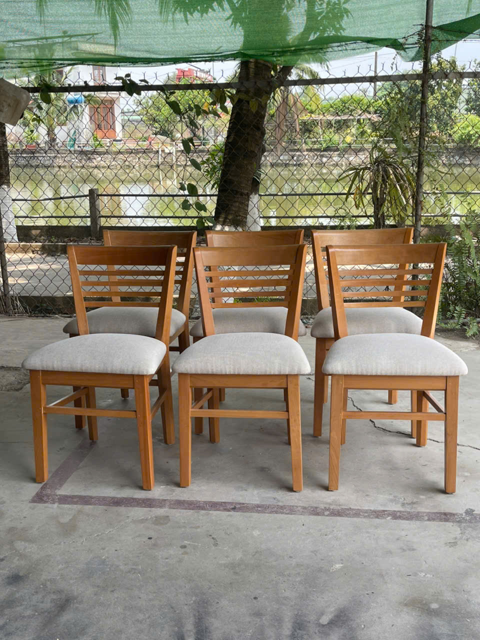 GHẾ ĂN HIỆN ĐẠI 4 NAN GỖ DẺ DAI